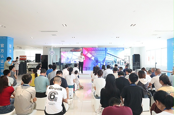 铂锐助力-2025一汽-大‮钣众‬喷客户服务节-重庆站 (4)