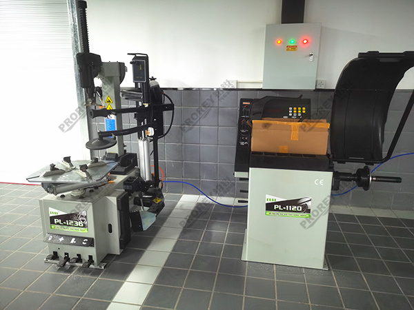 陕西岚图4S店-陕西省汽车贸易有限公司渭南蓝图分公司 (8)