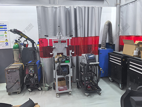 河北特斯拉4S店-保定中翼致远 (13)