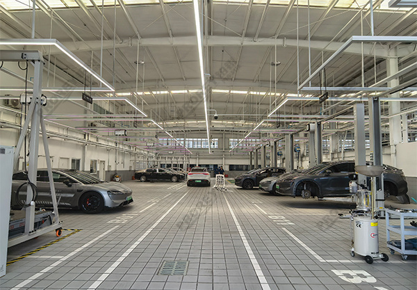 四川鸿蒙智行4S店-成都机场路新双立 (5)