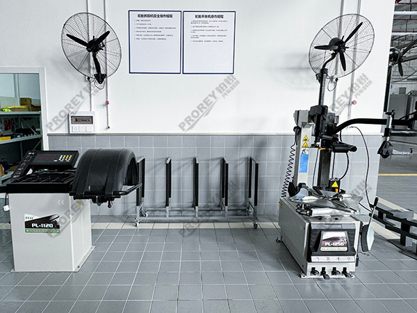 广东AITO4S店-惠州标驰AITO (9)