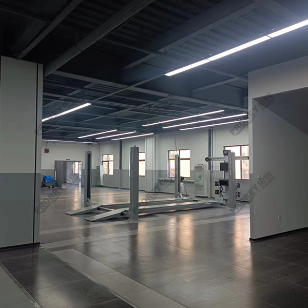 山东Icar4S店-济南百灵鸟ICAR-力四柱举升机全景3